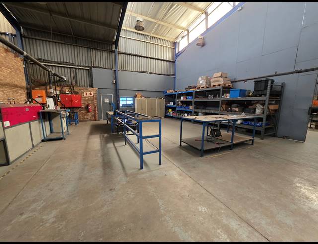 3,168M² WAREHOUSE FOR SALE IN SELBY